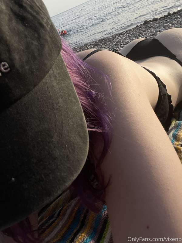 Sun slap to my ass 👋 1