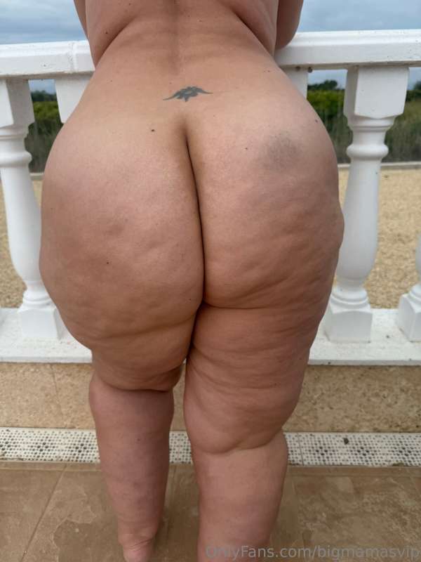 Make me spread them babe…