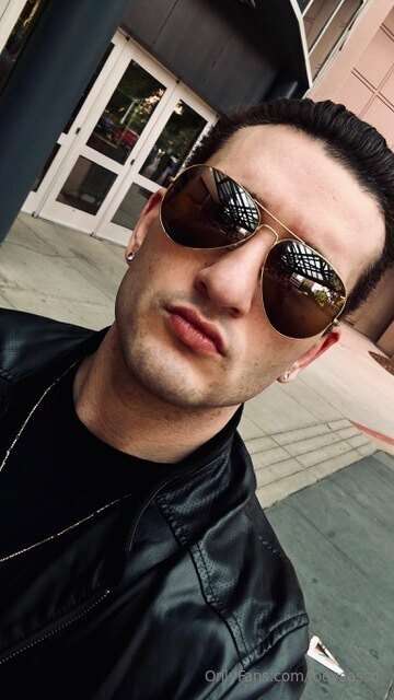 how do you like me in all black? 
