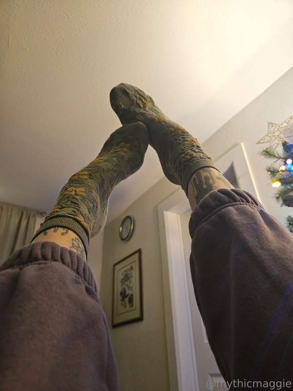 Socks on or off??🧦