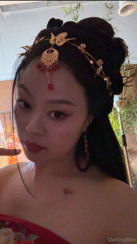 I just had a professional hanfu photoshoot! (Ancient Chinese..