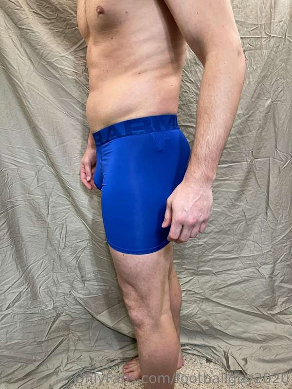 don't you just wanna suck on his amazing nipples! 5