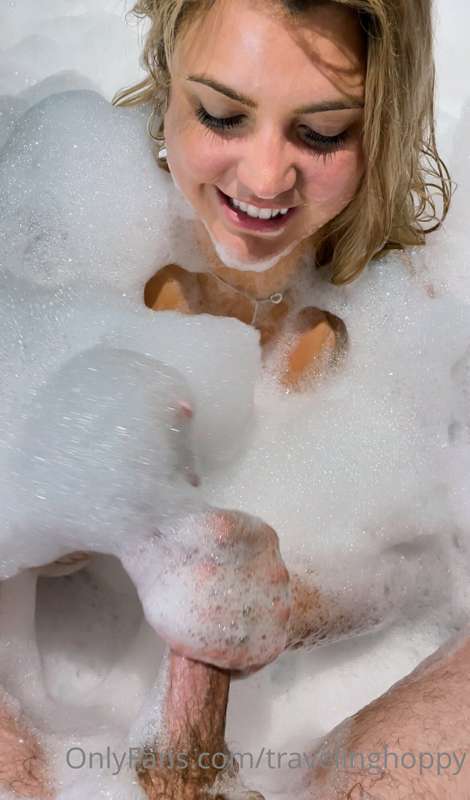 Fresh bathtub video in the messages for you 😘