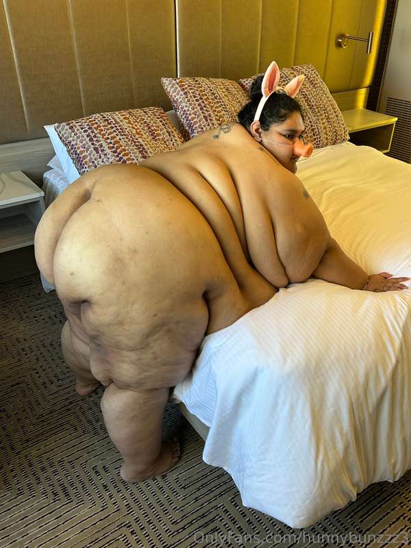 Hehe since i did a Hucow pic set of course i had to do a Hog.. 7