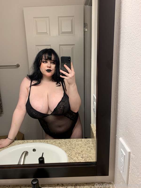 When men submit to me nothing makes me wetter knowing that t..