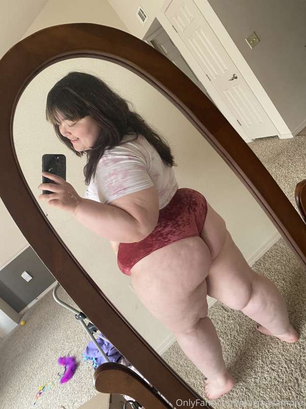 Stroke your cock to my huge ass 🍑🥰😋 3