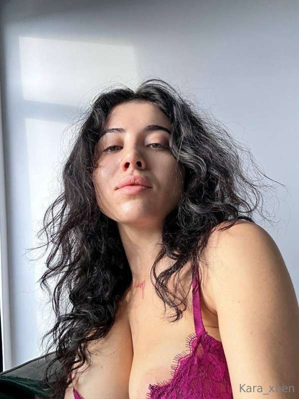 your curly haired girl 👧🏻
