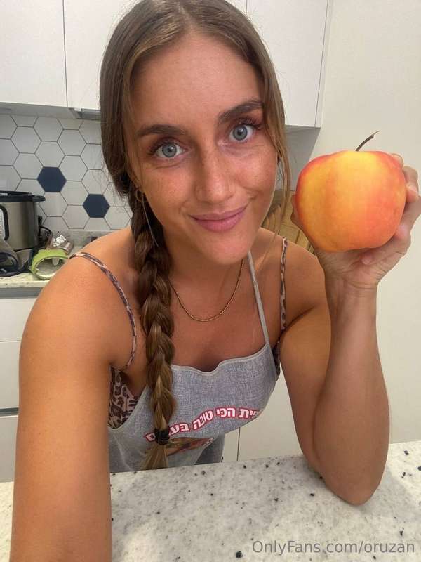 הידעת ?שאכילת תפוח ביום שומר על הטעם של הפרי האסור שלי מתוק ..