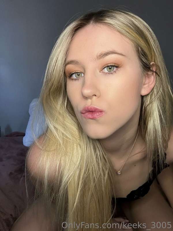 dying for some cum inside me today 😇😈🥵 2