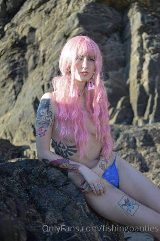 🇺🇸 These will be my last beach posts with pink hair, but don..