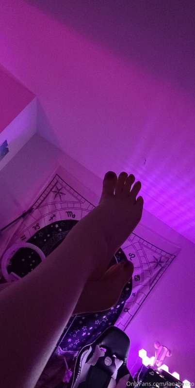 i got a lot of compliments on my feet tonight... would anyon.. 4