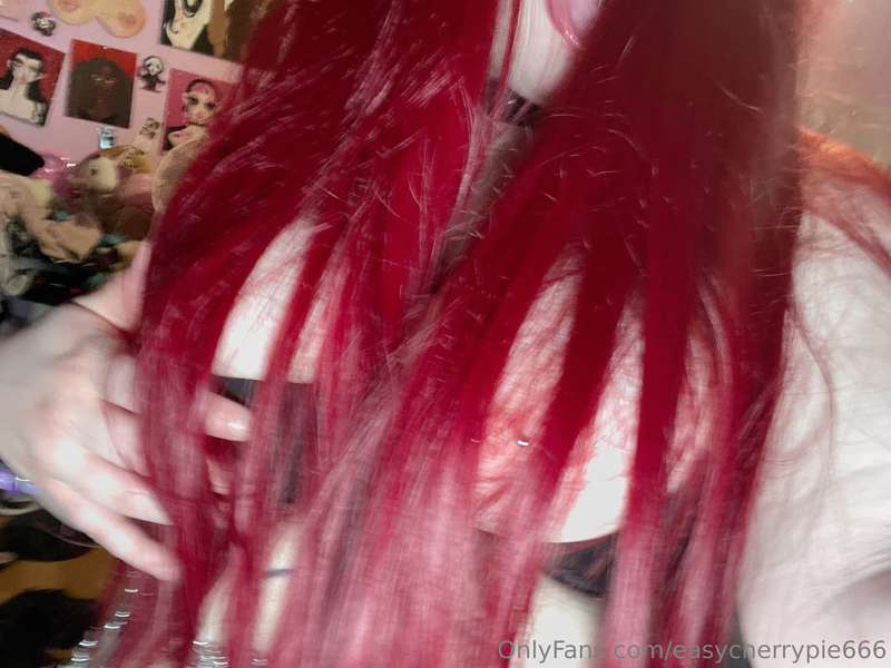Do you like red heads? ❤️ 2