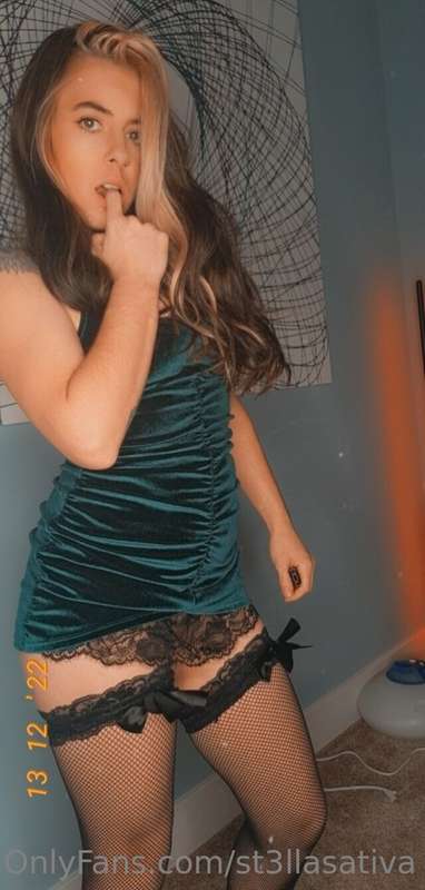 Do u like my dress? 😜😘 I have more photos and videos in this.. 3