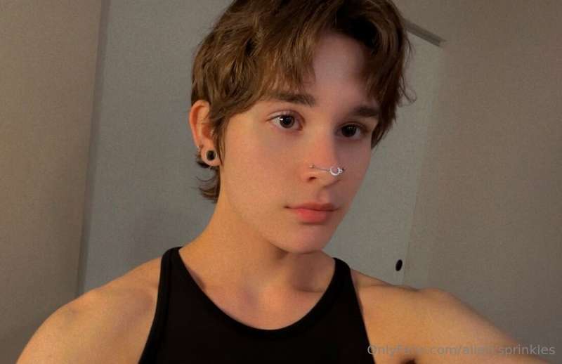 Aight soo, I got a haircut but- this dumb bih cut my hair wa.. 4