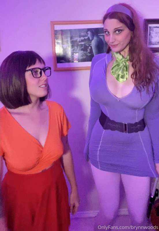 Jeepers! I finally found a clue alone with Velma and we had .. 7