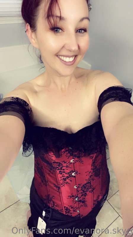 Trying on some fun new corsets for the renaissance faire. Bl.. 1