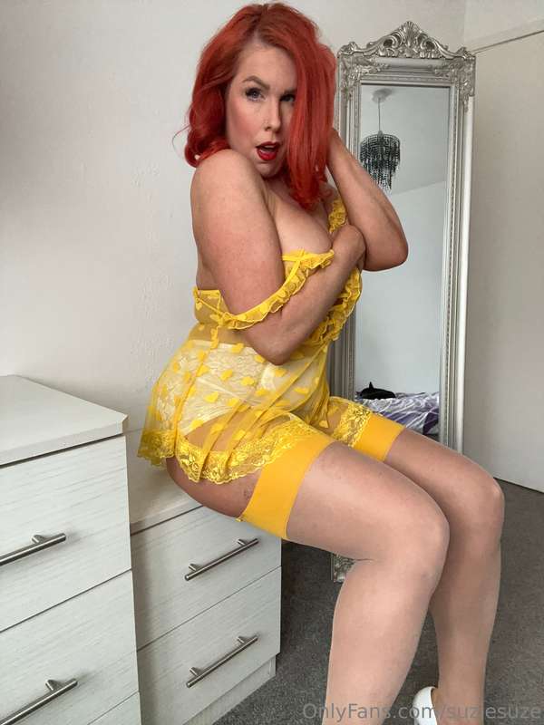 Happy belated Valentines 💛💛💛💛Do you like my outfit and stock.. 5