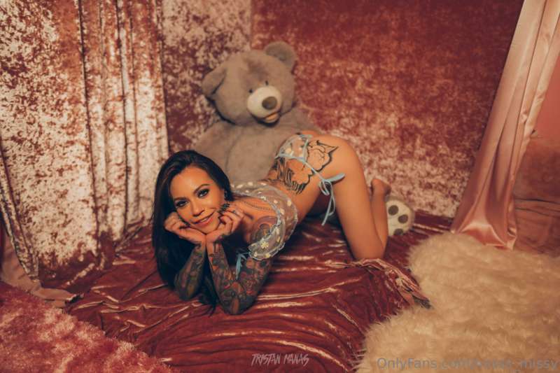 This teddy bear is living his best life 2
