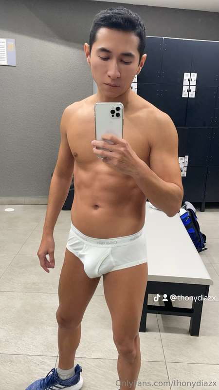Briefs in the gym  4