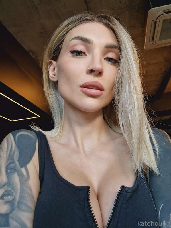 wait you havent subbed to @solarkatevip yet?! youre missing ..