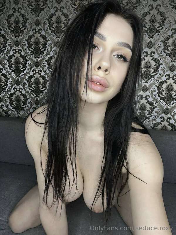 🌿 𝐅𝐫𝐞𝐞 𝐒𝐮𝐛𝐬𝐜𝐫𝐢𝐩𝐭𝐢𝐨𝐧 Your charming gf @emmareavess invites yo..