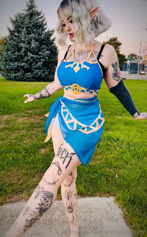 Dropping a hot new Zelda video in about an hour💙✨ 1