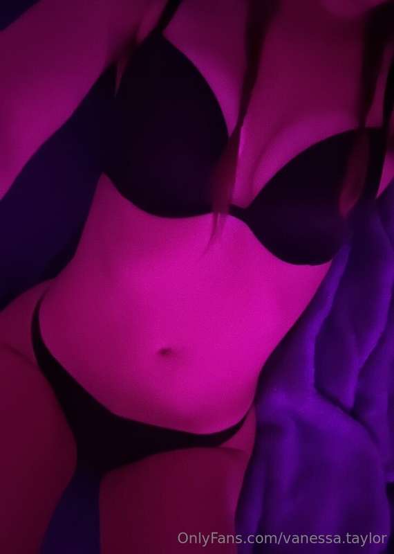 Blowjob video coming tonight or tomorrow! 😋💕👅 I’m so sorry i.. 4