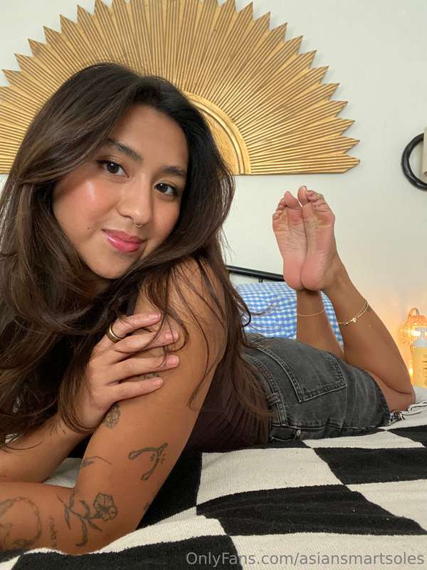 if you’re staring, just say hi 😇
