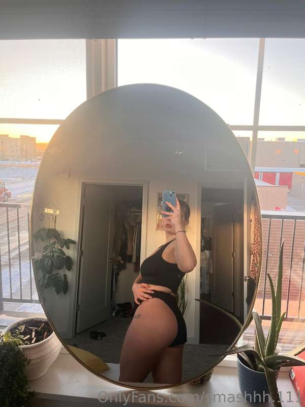 😈