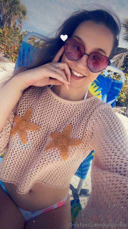 A day at the beach is  the best day ☀️🌴👙 How do you like my ..