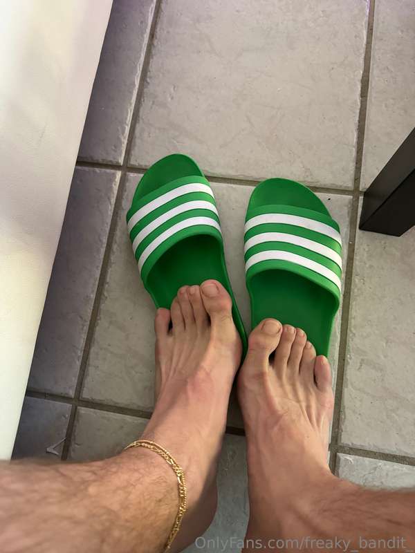 Were you starin at my feet bro? 😏🦶🏼 4