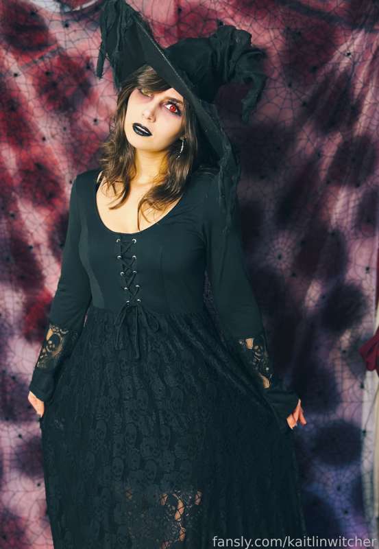 Kaitlinwitcher - Fansly - 31 Oct, 2023 2