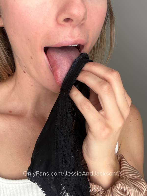 **There’s a creampie in my panties** 😈
Swipe to see what I d.. 1