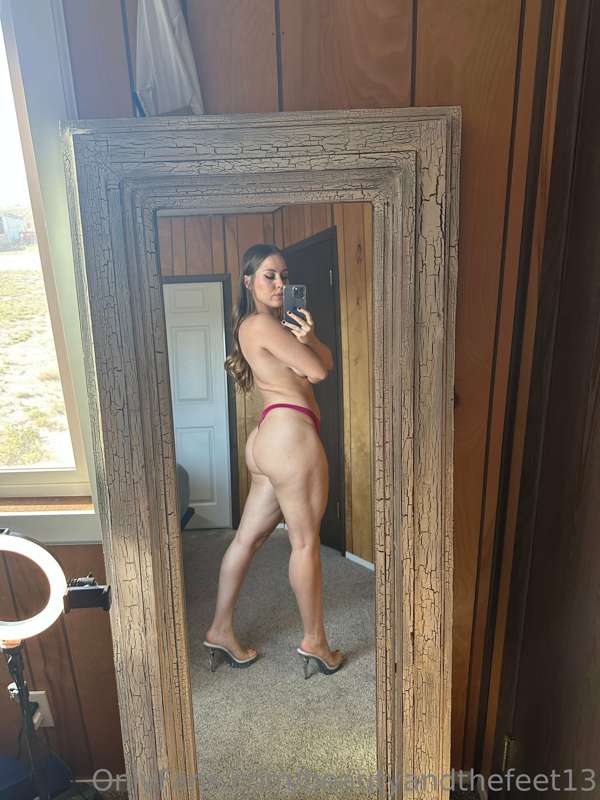Put your head between my thighs and let me squeeze 😉 1