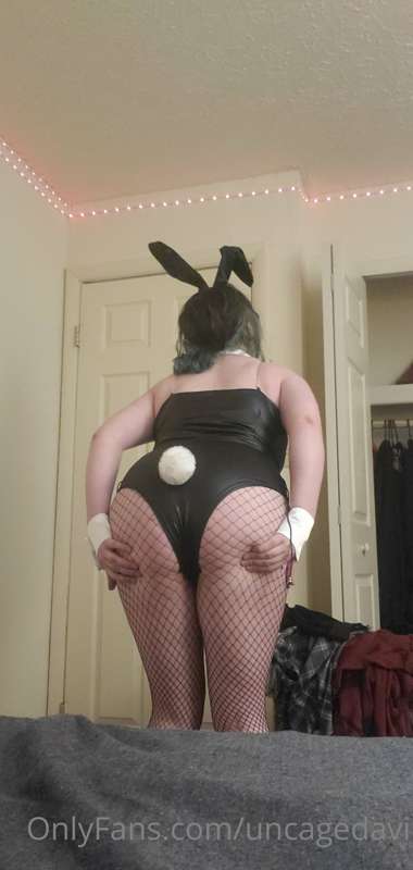 can i be your bunny for the night 🖤🤍 ?

thank your fellow ho.. 3