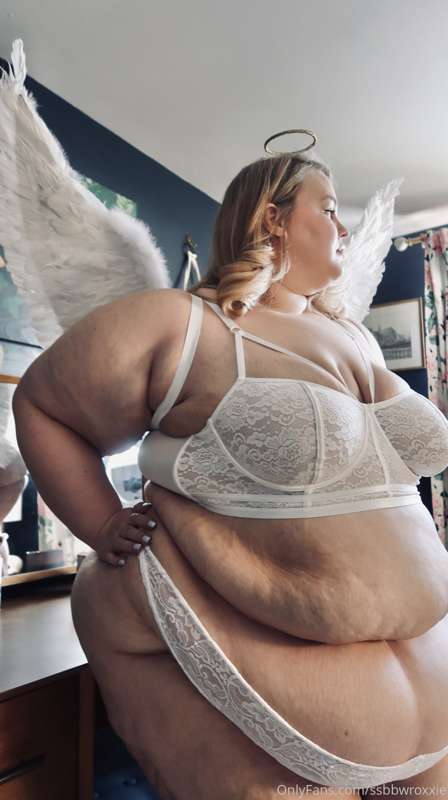 Just a lil peek of the angelic photos I took for you today 👼..