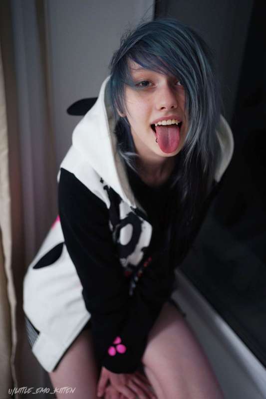 Little_Emo_Kitten - Fansly - 16 Sep, 2024 4