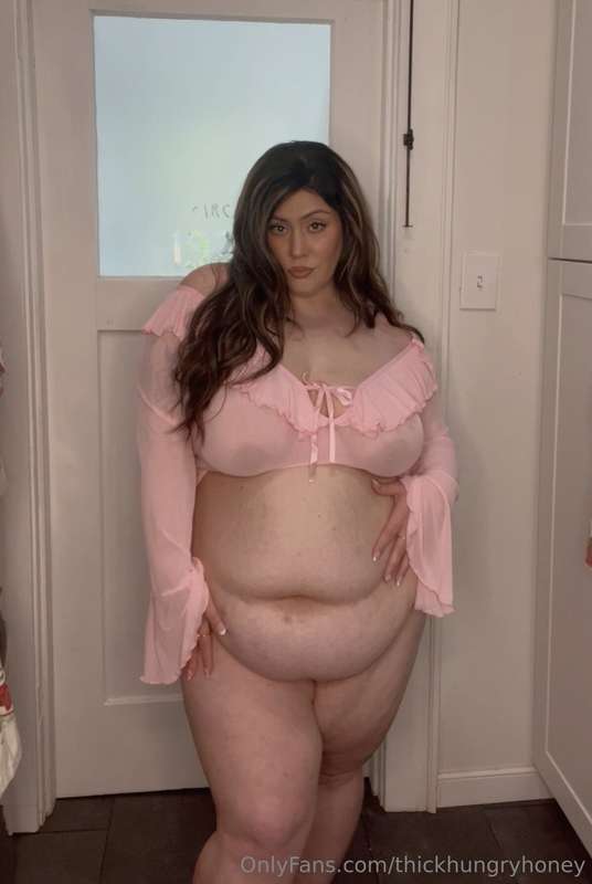 This outfit had me feeling so hot and fat 🐽Don’t you think i.. 8