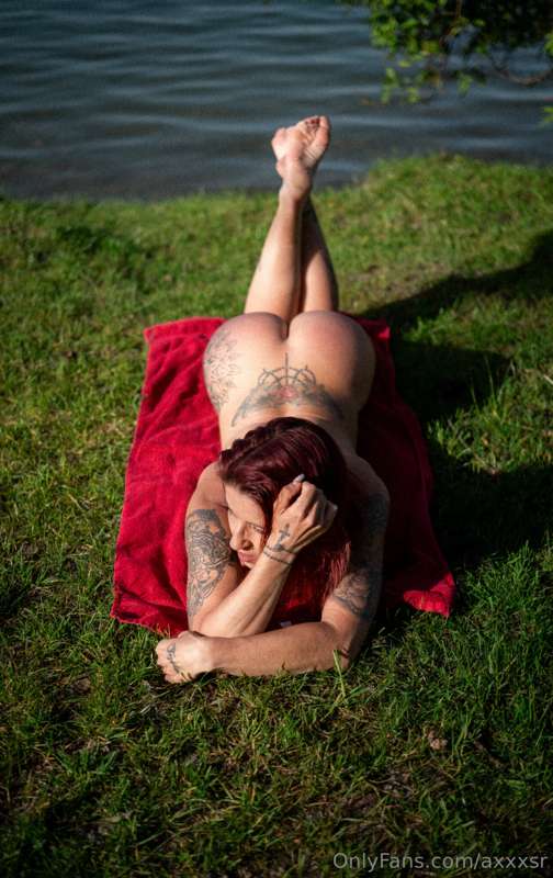 The Full water Set with inallenfarben Till Open leg she got .. 1