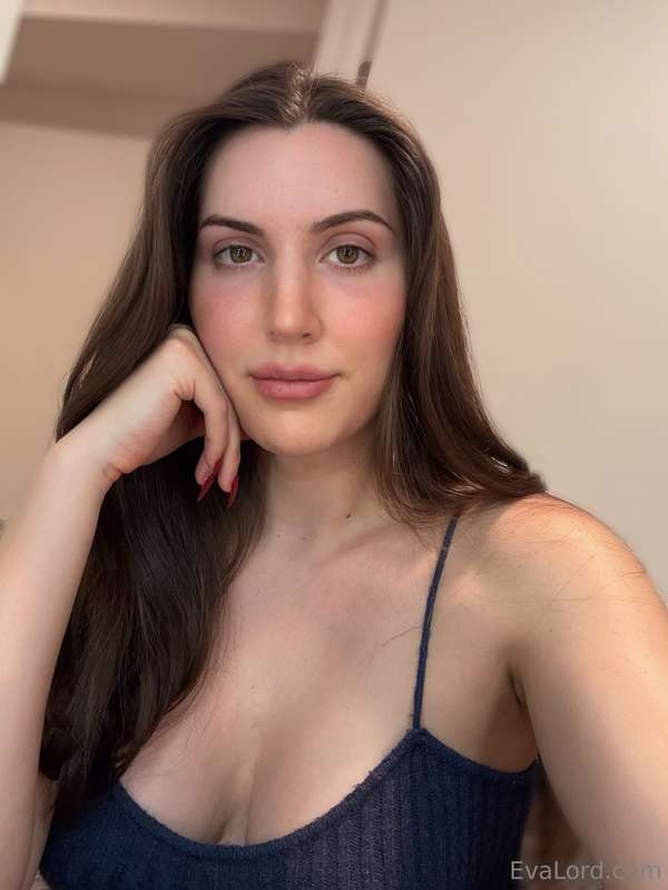 Would you still be with me even with no makeup on? 🤍