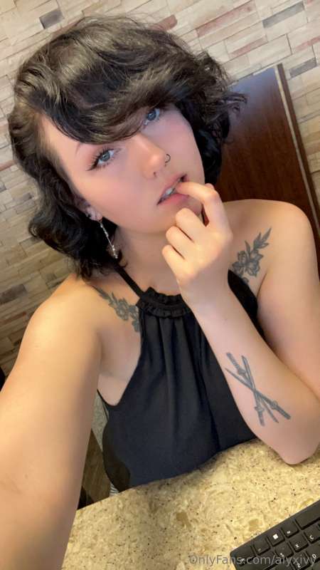 Don’t mind me~ Just being a degenerate receptionist 😜🖤