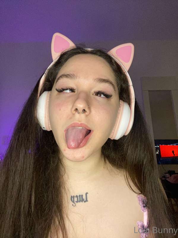 ## uwu, I'm glad you are here!! You can join me watching som..