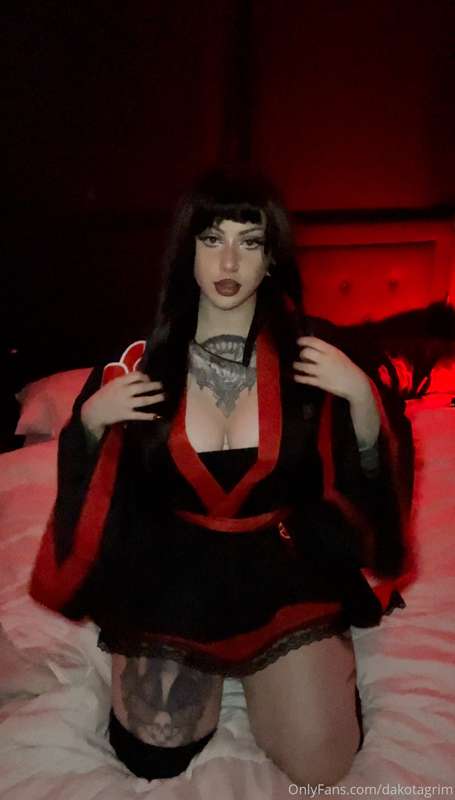 ok another Naruto cosplay since you guys LOVED the last one ..