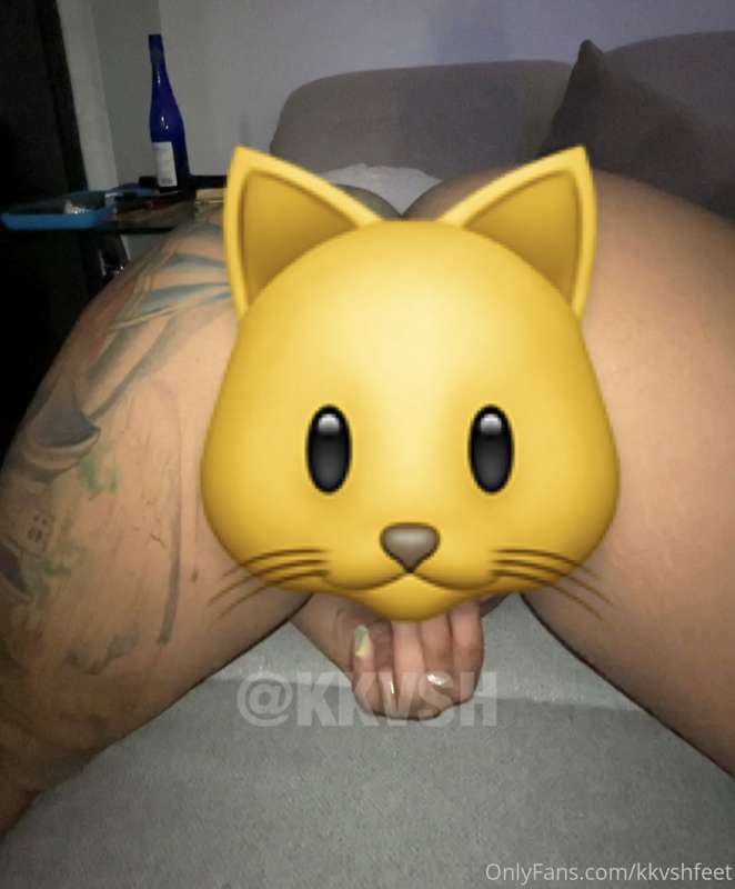 I just got home from dinner with my girls im so fucking horn..