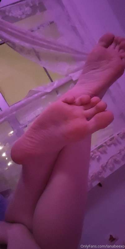 i got a lot of compliments on my feet tonight... would anyon.. 3