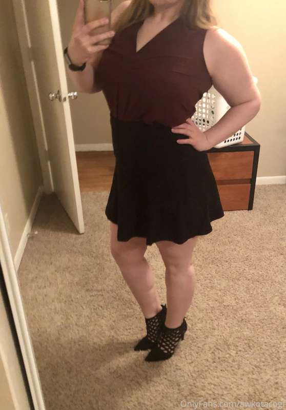 I would make a pretty sexy secretary wouldn't I? But I must ..