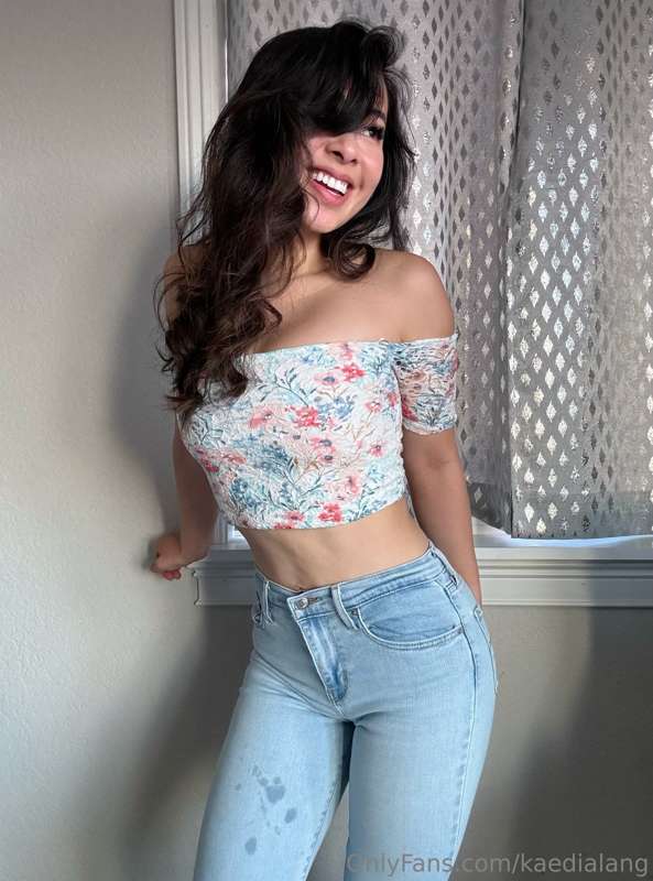 i got my jeans wet; is it okay if i take em off?? 🙈