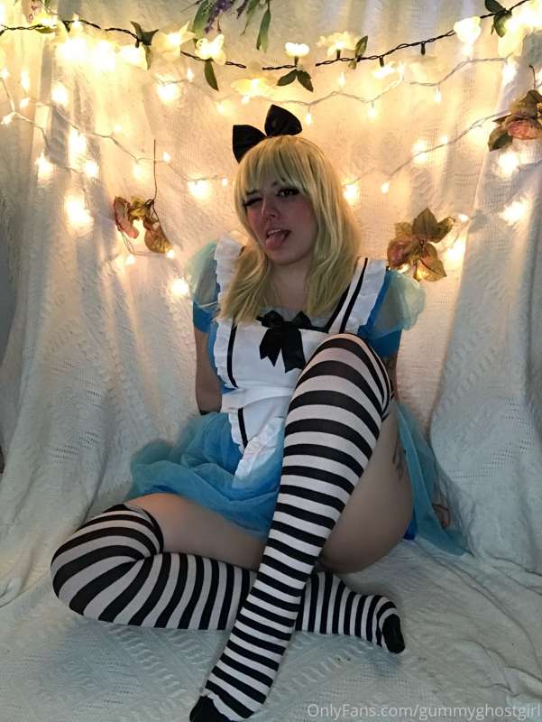 Cum down my rabbit hole and explore my wonderland 🐇 26