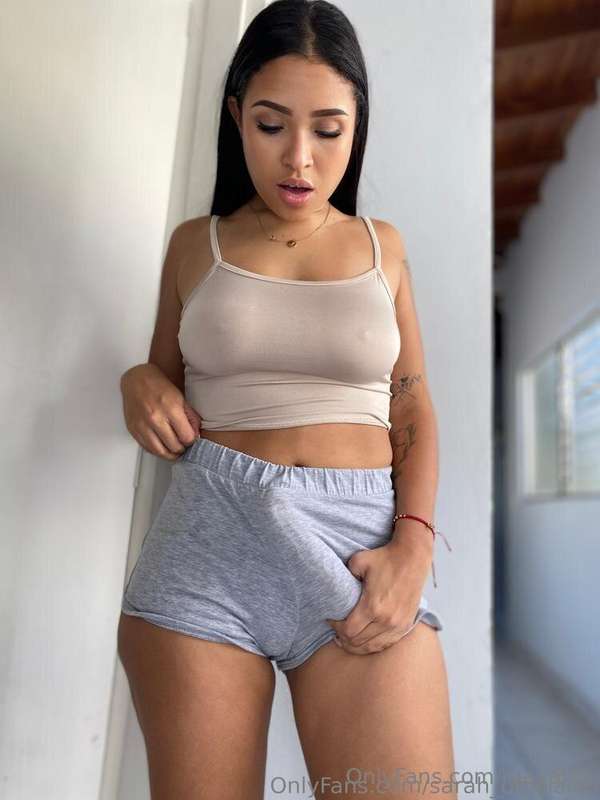 🟢She @sarah_officialxo is ready for your cock Naughty LADY w..
