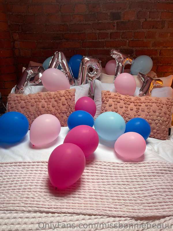 Tip 15$ to pop a balloon and win a prize video will be sent ..